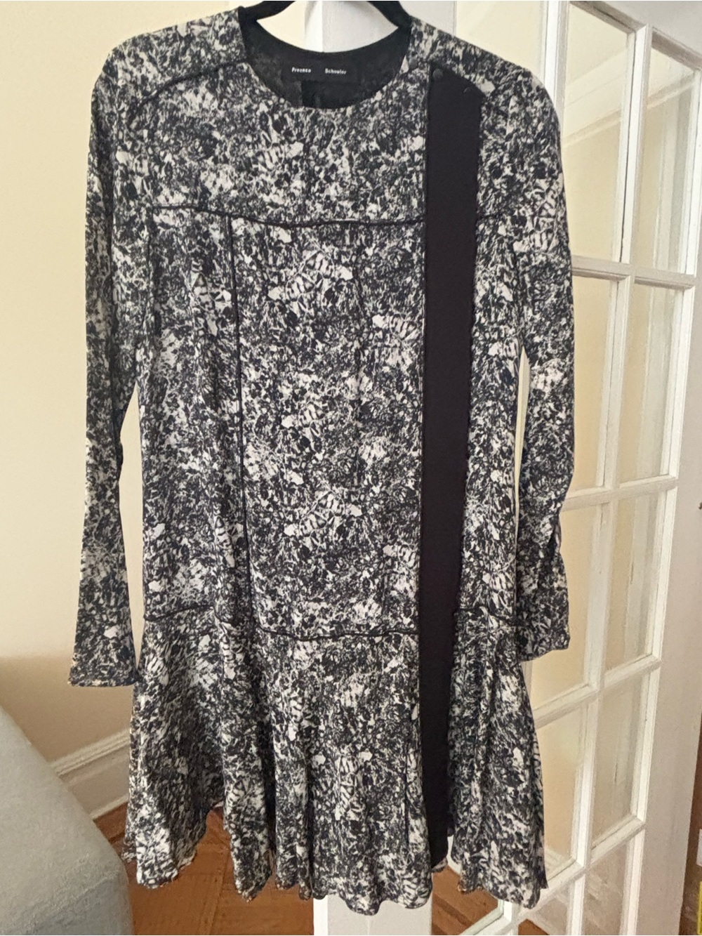 Women’s Black & White Patterned Long Sleeve Dress